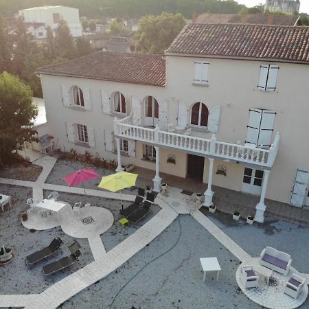 Le Clos Des Cedres B&B La Rochefoucauld Eksteriør billede