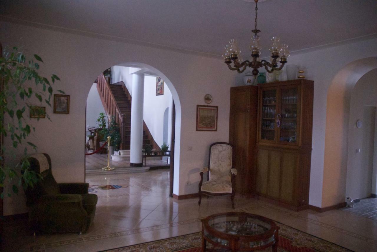 Le Clos Des Cedres B&B La Rochefoucauld Eksteriør billede