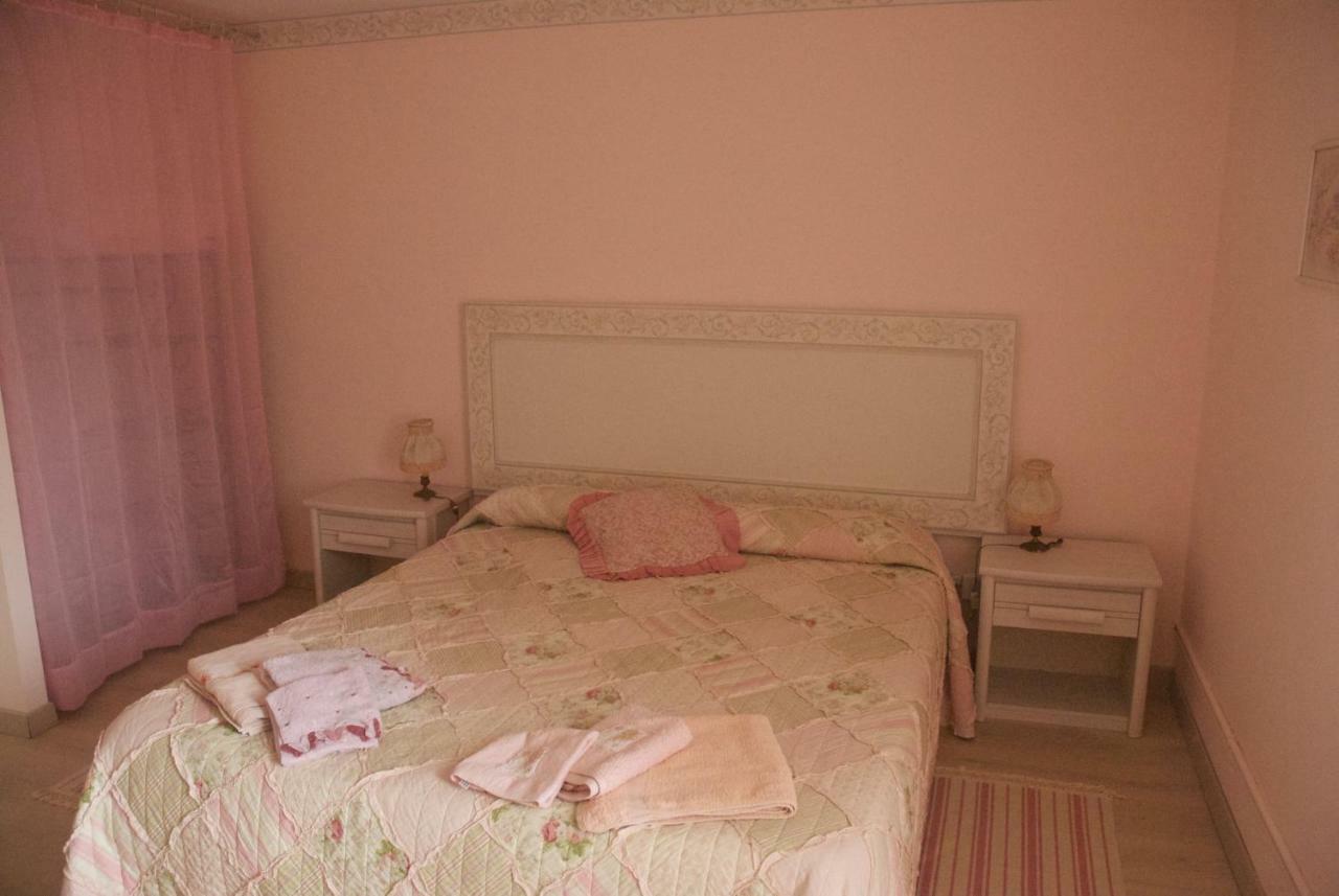 Le Clos Des Cedres B&B La Rochefoucauld Eksteriør billede