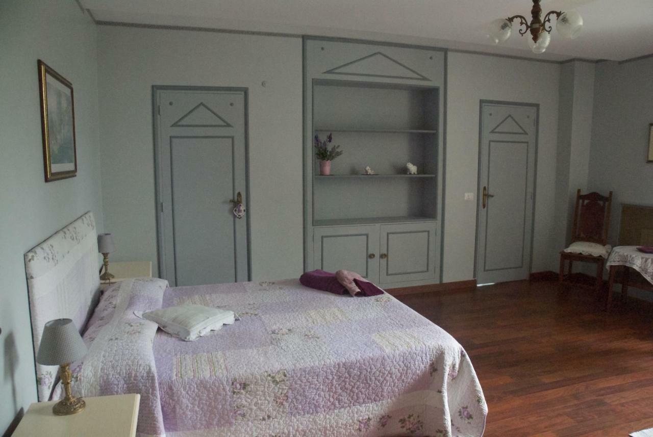 Le Clos Des Cedres B&B La Rochefoucauld Eksteriør billede