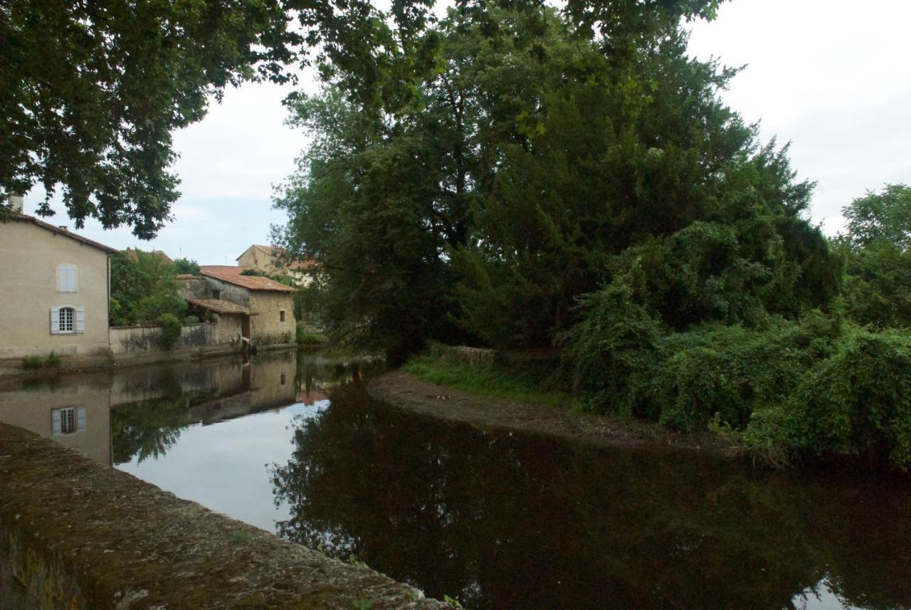 Le Clos Des Cedres B&B La Rochefoucauld Eksteriør billede