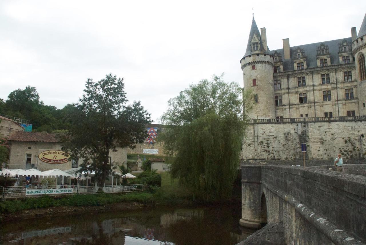 Le Clos Des Cedres B&B La Rochefoucauld Eksteriør billede