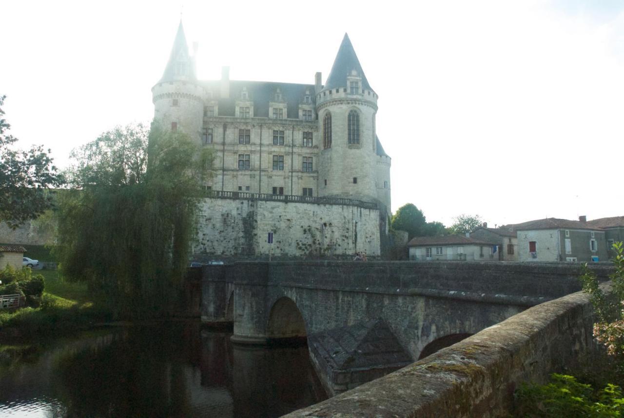 Le Clos Des Cedres B&B La Rochefoucauld Eksteriør billede